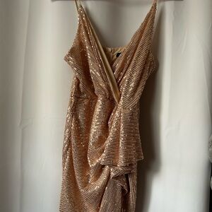 Elegant Sequin Dress in Gold